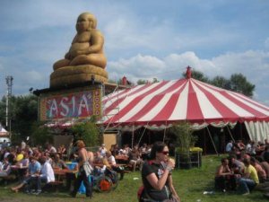 Barones als Asia Food-tent, Lowlands 2008